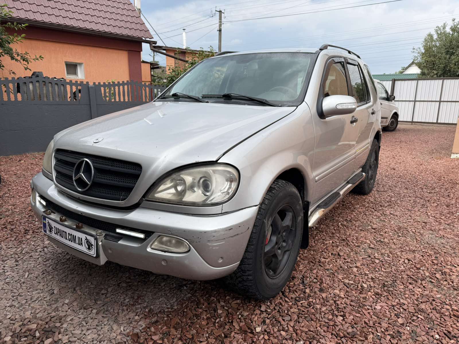Mercedes-Benz ML 270 (W163) car