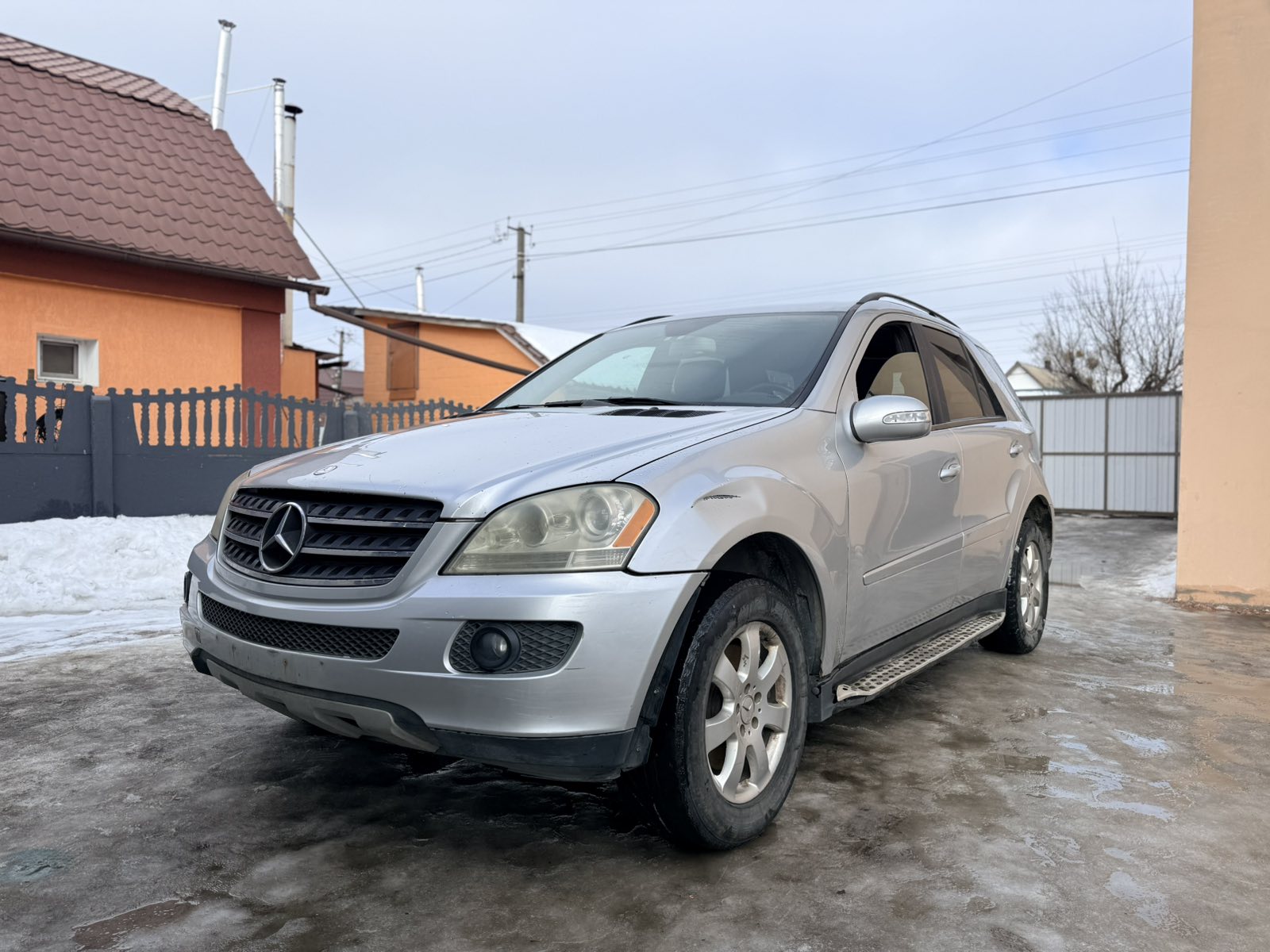 Mercedes-Benz ML350 (W164) car