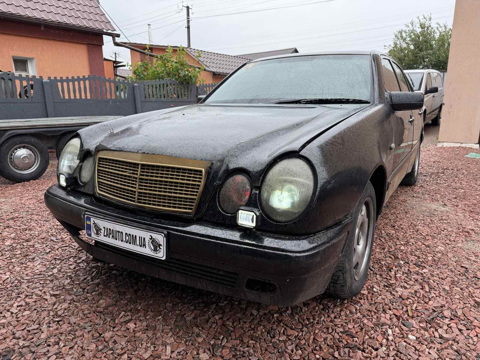 Mercedes-Benz E280 4matic (W210) car