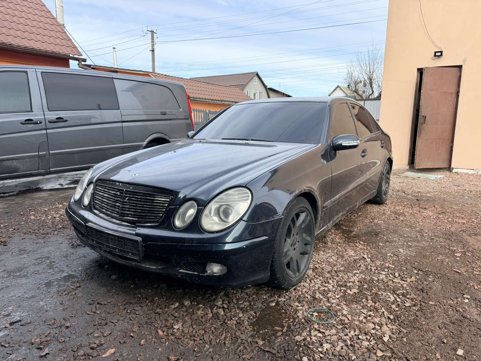 Mercedes-Benz E220 OM646 (W211) car